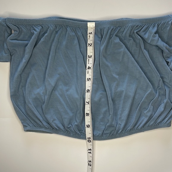 1072- Ivy and Main crop top in light denim blue- Large - Picture 4 of 7
